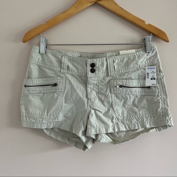 Aeropostale | NWT Off White Shorts - Picture 1 of 5